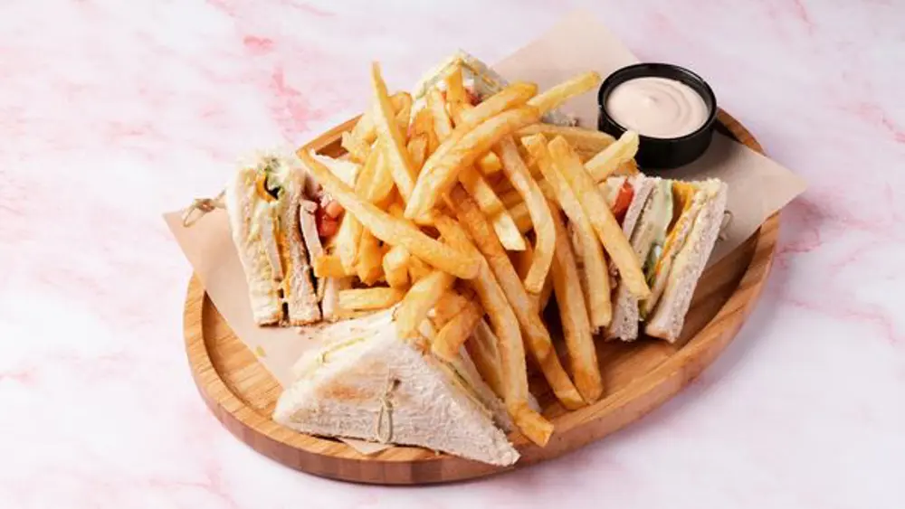 Club sandwiches 