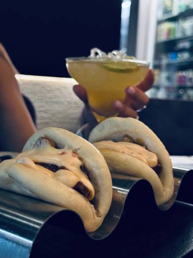 CHICKEN BAO BUNS